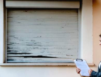 Volet roulant défectueux : à qui revient la charge de la réparation, locataire ou propriétaire ?